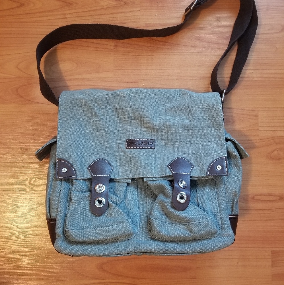 Polaris laptop messenger bag